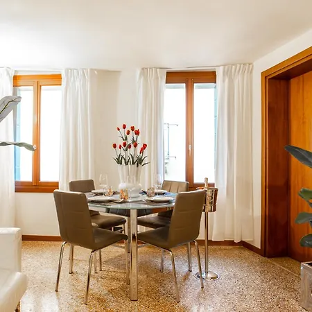 아파트 Luxury In San Marco, *